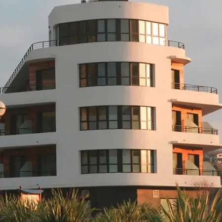 Aisia Hotel 3*