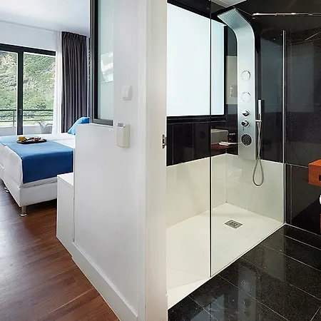 فندق انتيلا