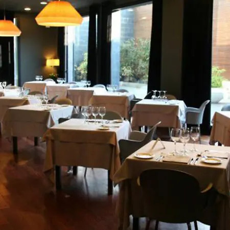 Aisia Hotel 3*